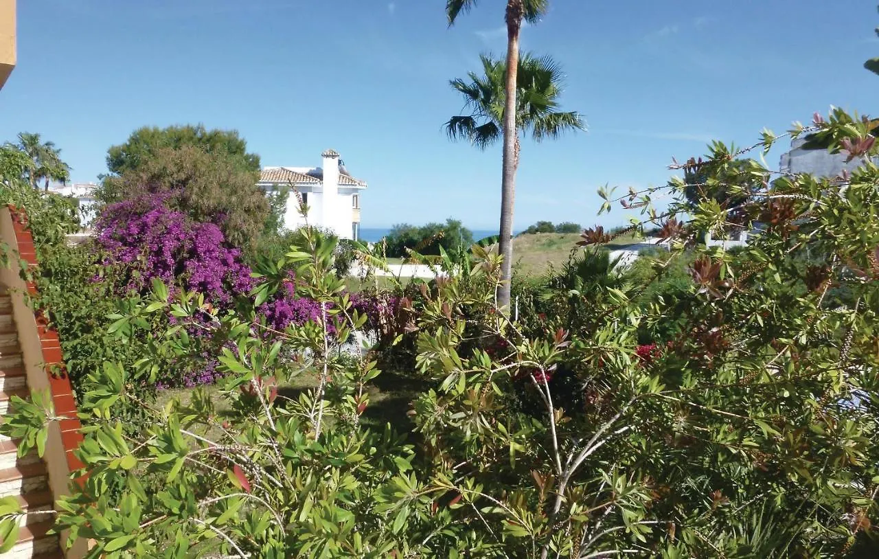 Beautiful Apartment In Mijas Costa With 2 Bedrooms, Wifi And Outdoor Swimming Pool Sitio de Calahonda